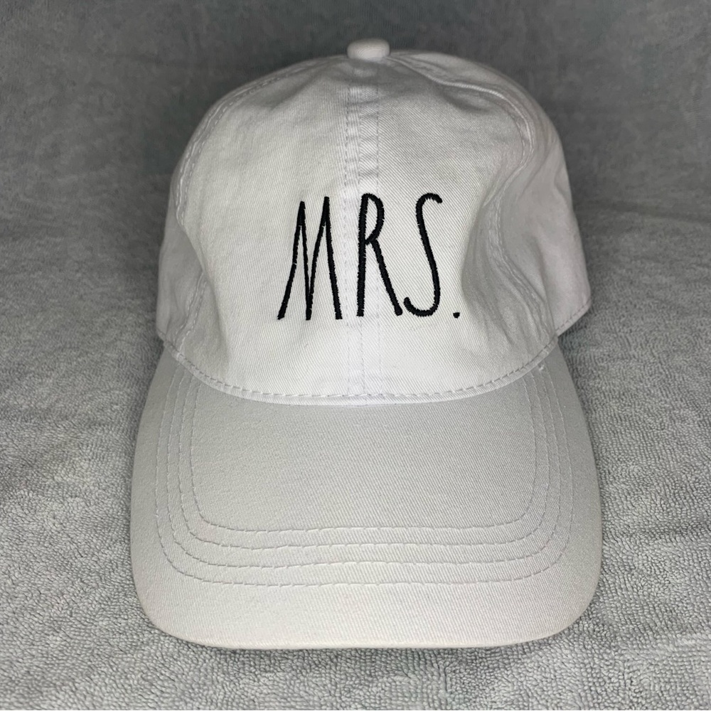 NWT Rae Dunn MRS. White Adjustable Hat Cap